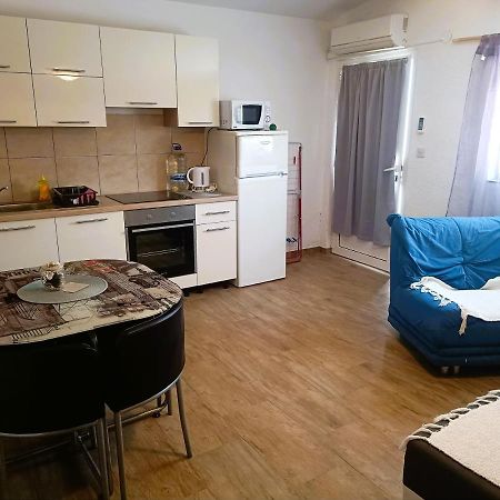 Apartments Babic 50 Meters From The Beach Vir Exterior photo