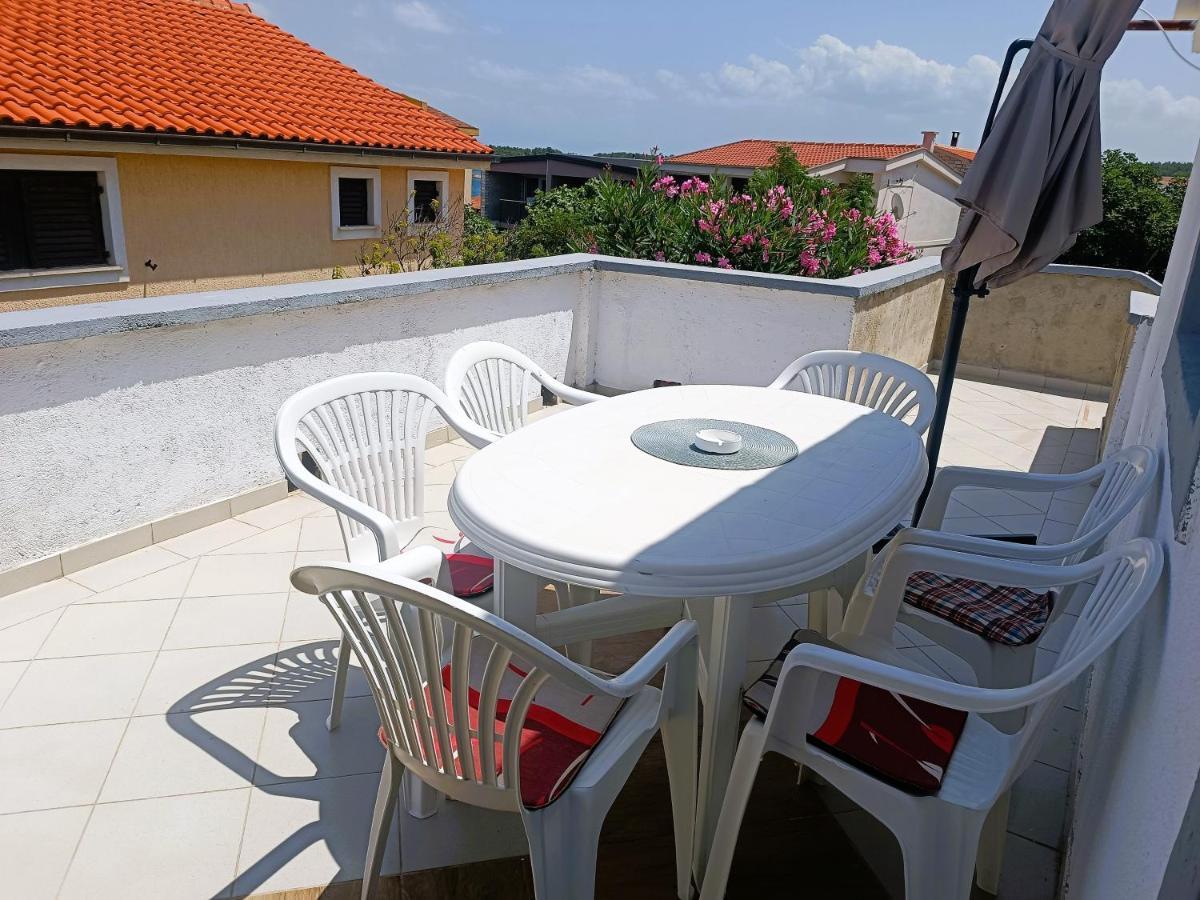 Apartments Babic 50 Meters From The Beach Vir Exterior photo