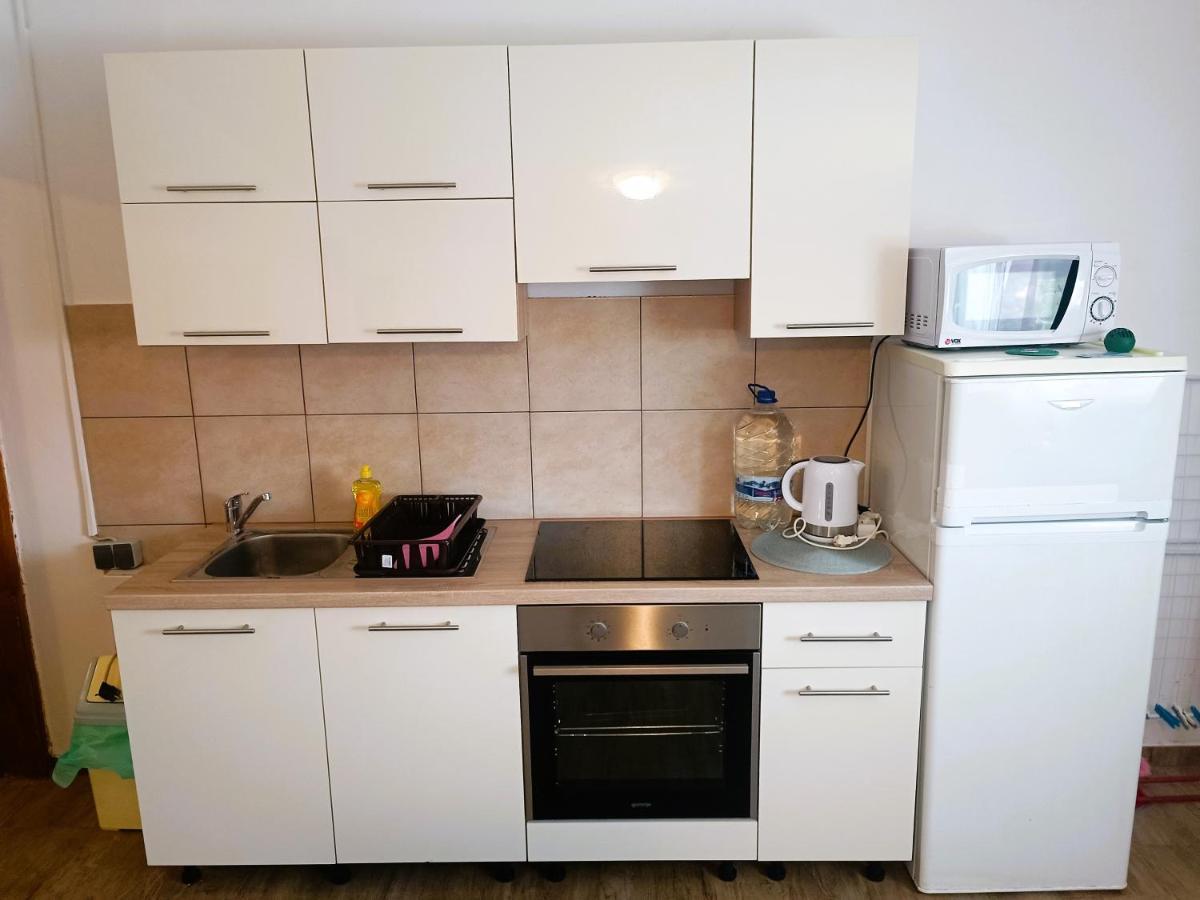 Apartments Babic 50 Meters From The Beach Vir Exterior photo