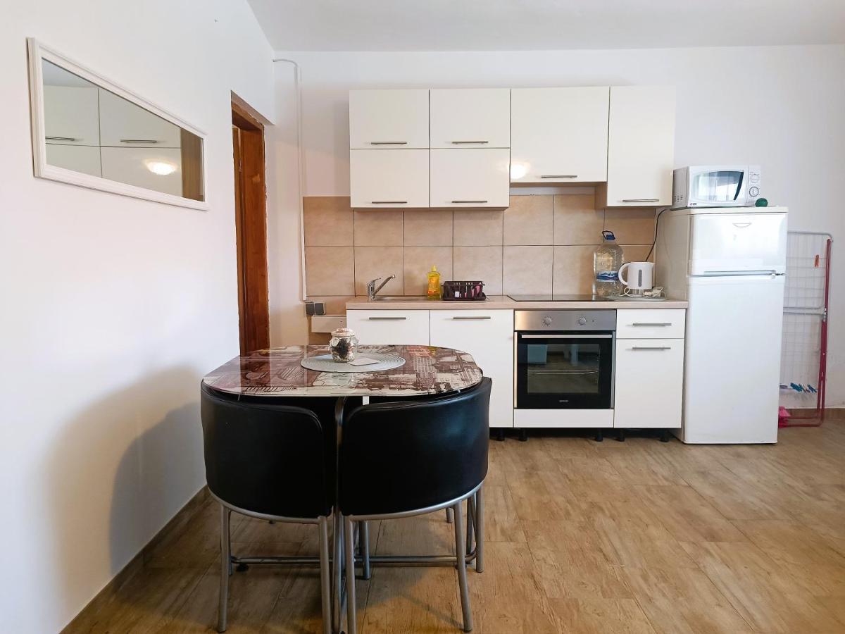 Apartments Babic 50 Meters From The Beach Vir Exterior photo