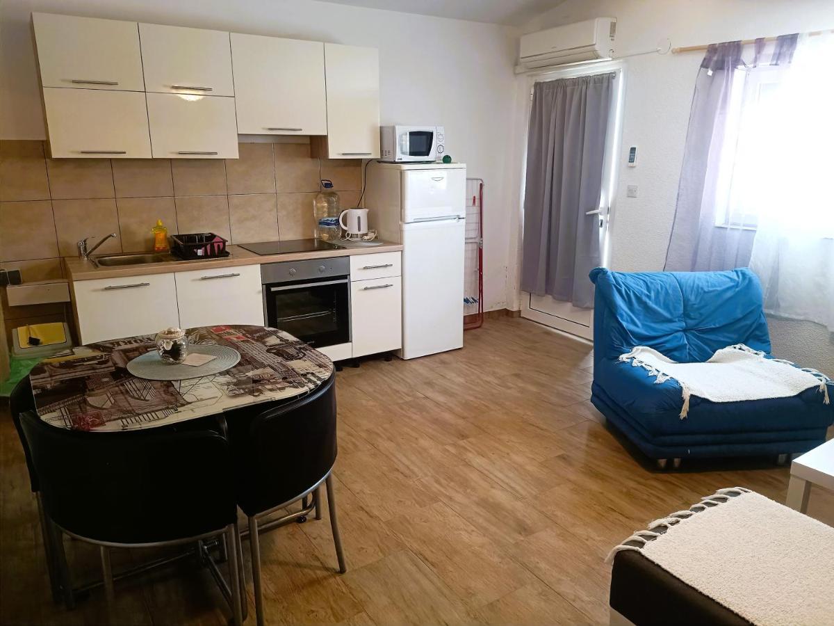 Apartments Babic 50 Meters From The Beach Vir Exterior photo