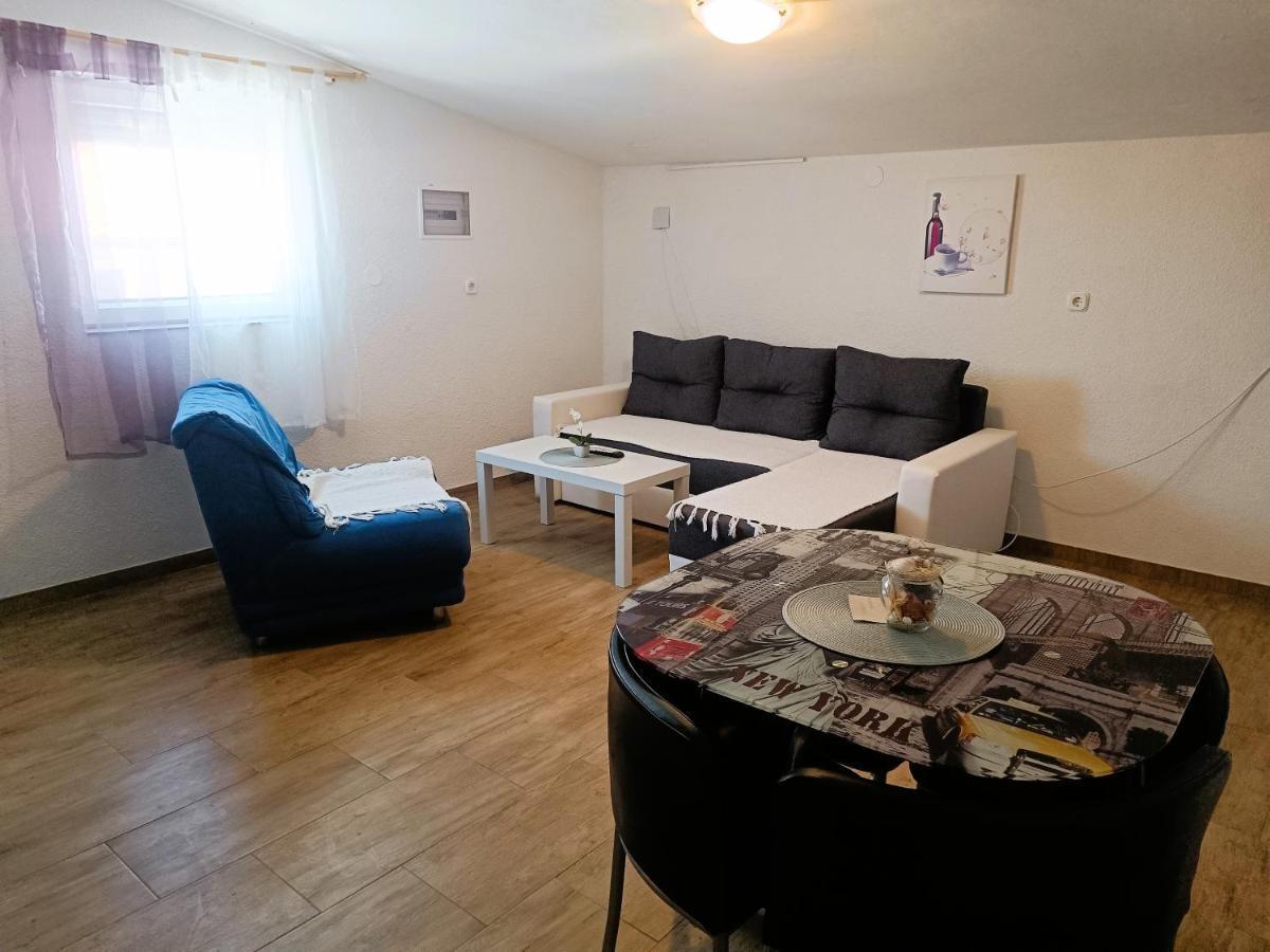 Apartments Babic 50 Meters From The Beach Vir Exterior photo