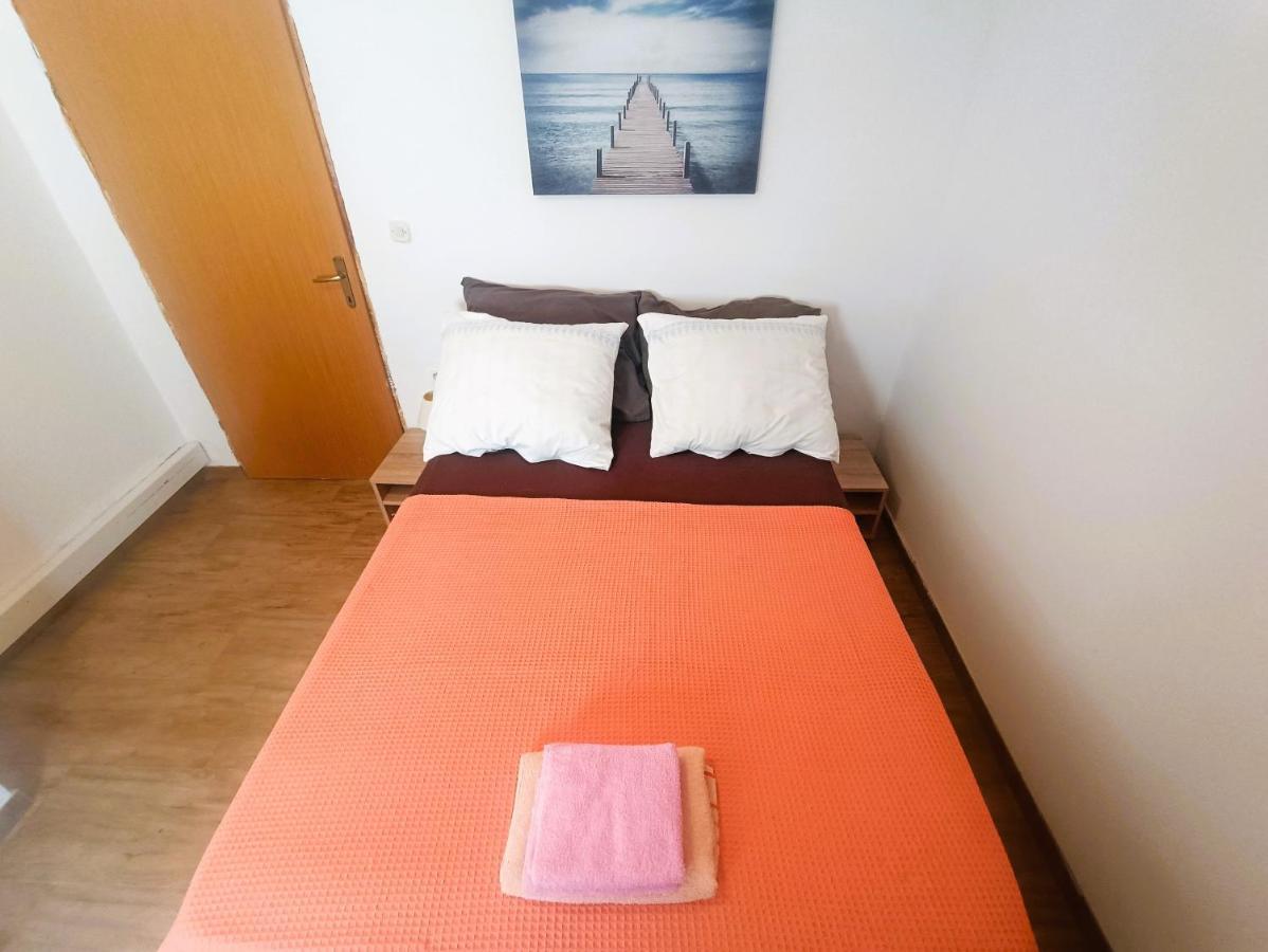 Apartments Babic 50 Meters From The Beach Vir Exterior photo
