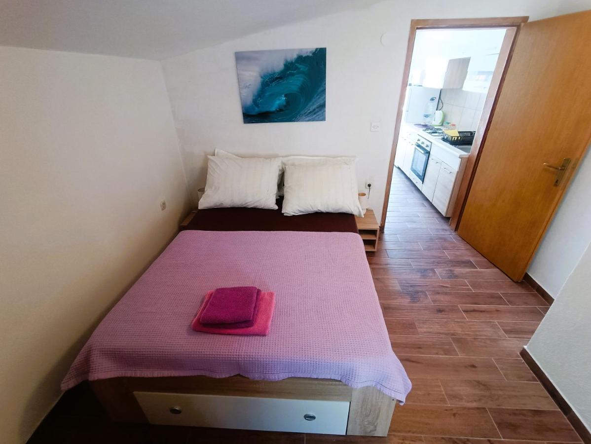 Apartments Babic 50 Meters From The Beach Vir Exterior photo