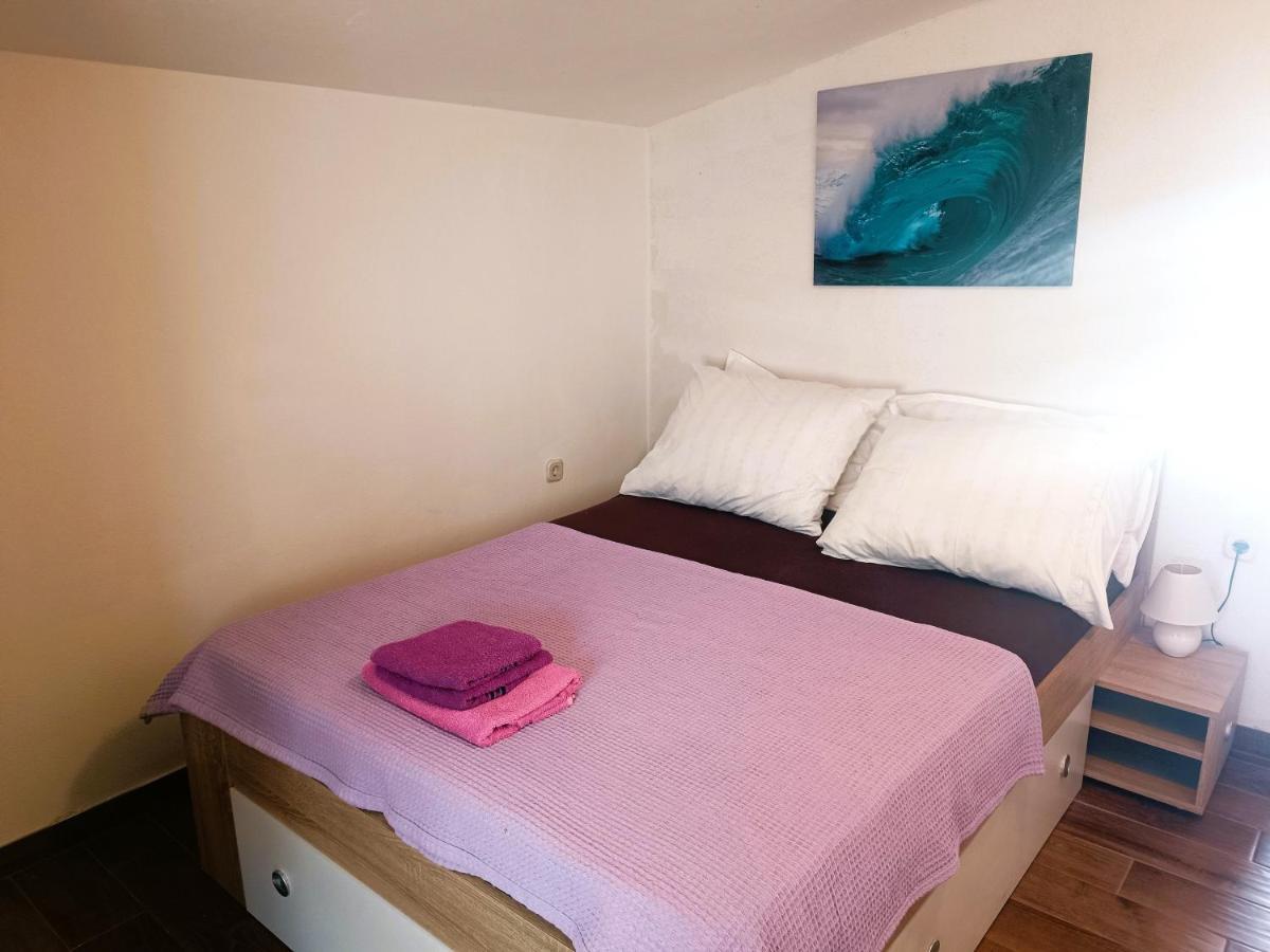 Apartments Babic 50 Meters From The Beach Vir Exterior photo